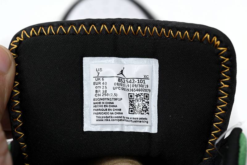Air Jordan 1 Mid Oakland