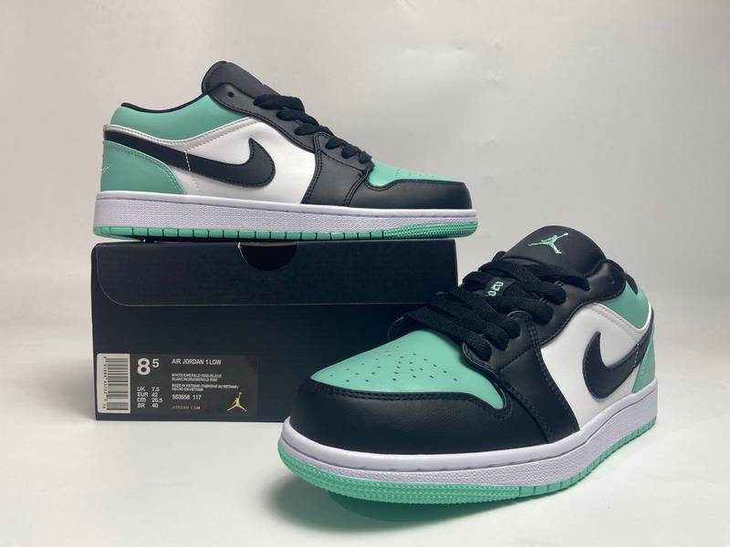 Air Jordan 1 Retro Low Chicago