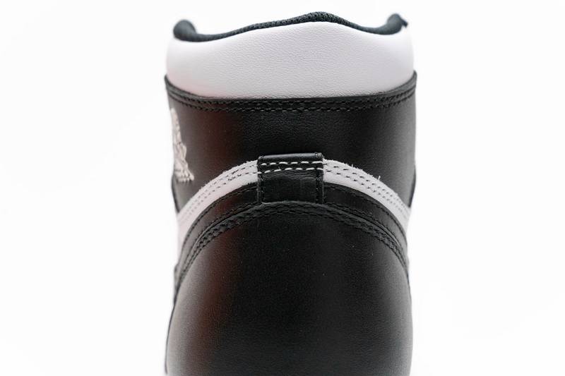 Jordan 1 Retro Black White