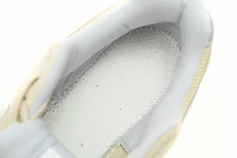 New Balance 2002R Beige