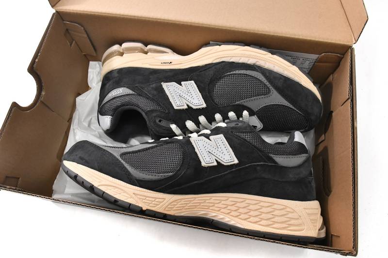 New Balance 2002R Black Dark Grey