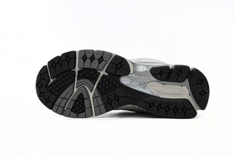 New Balance 2002R Cloud Grey