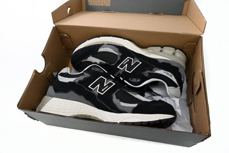 New Balance 2002R Protection Pack Black Grey