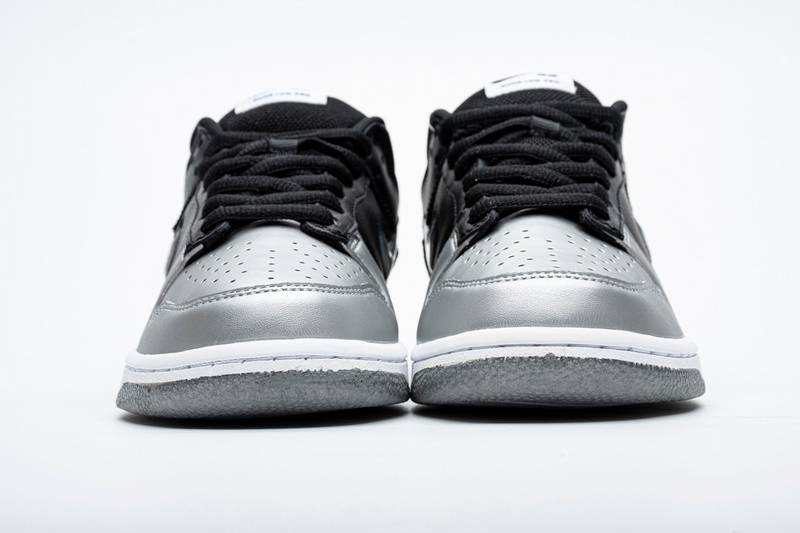 nike sb dunk low S*p*e metallic silver