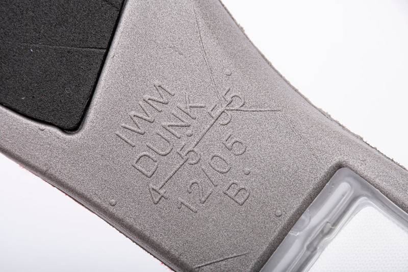 nike sb dunk low S*p*e metallic silver