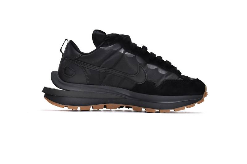 Nike Vaporwaffle sacai Black Gum