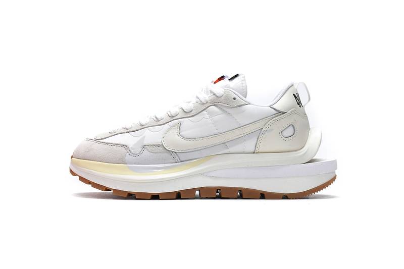 Nike Vaporwaffle sacai Sail Gum