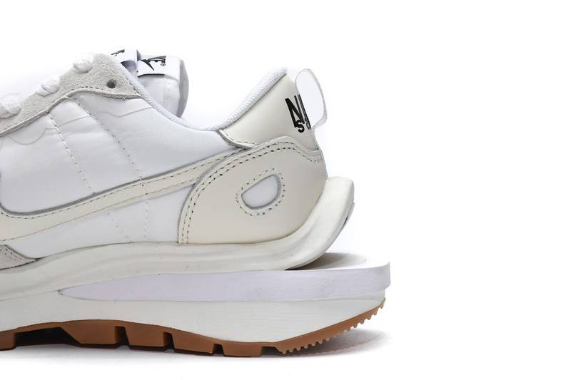 Nike Vaporwaffle sacai Sail Gum