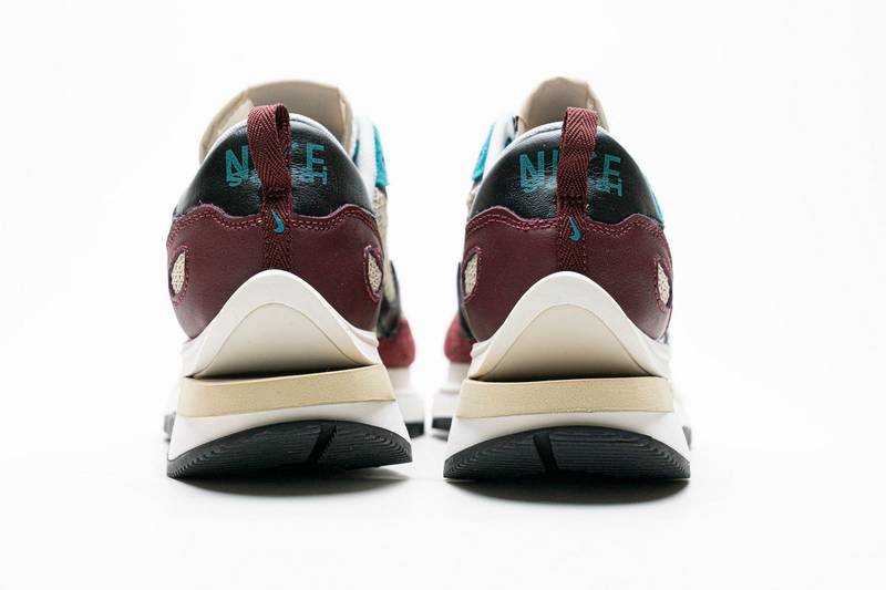 Sacai x Nike Pegasua Vaporfly String Black Villain Red