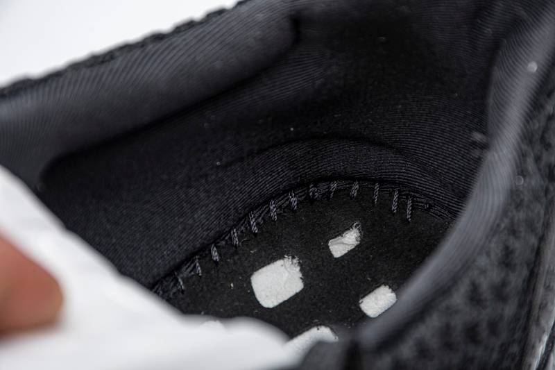 Ultra Boost 4.0 “Black