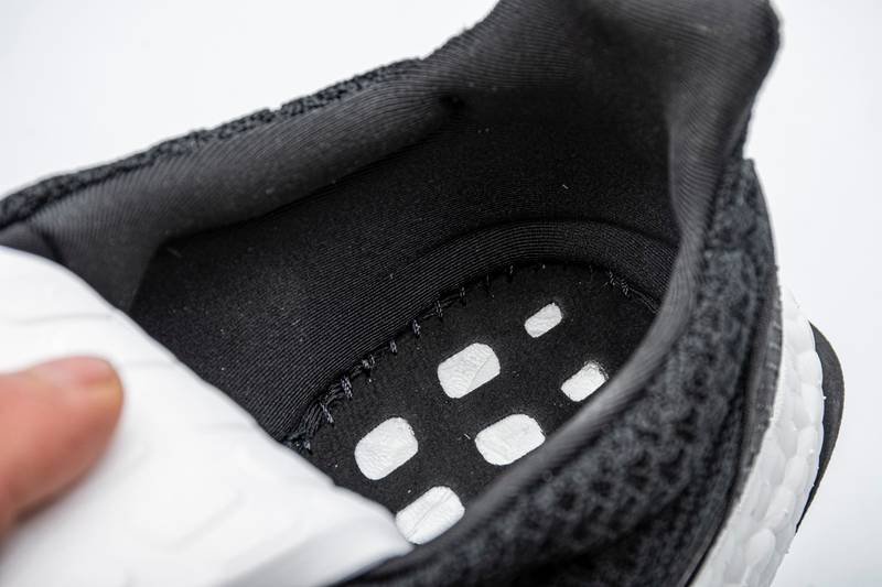 Ultra Boost 4.0 “Black/White”