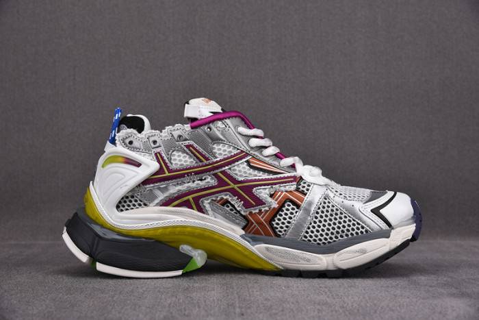 Ba*len*cia*ga -runner