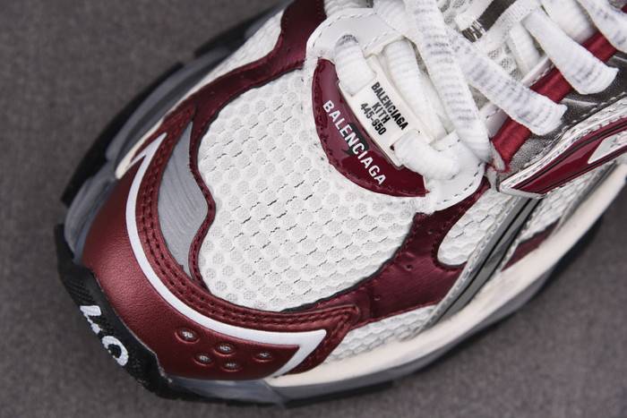 Ba*len*cia*ga -runner