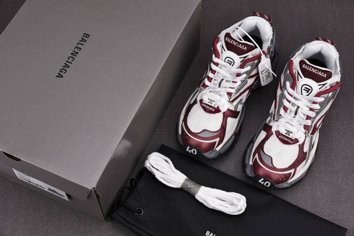 Ba*len*cia*ga -runner