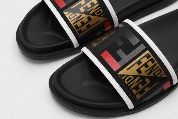 FEND1 SLIPPERS