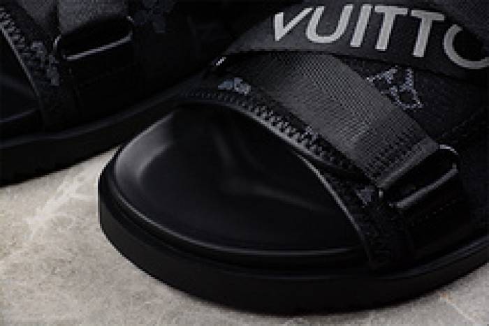 Loui Vuitto SLIPPERS