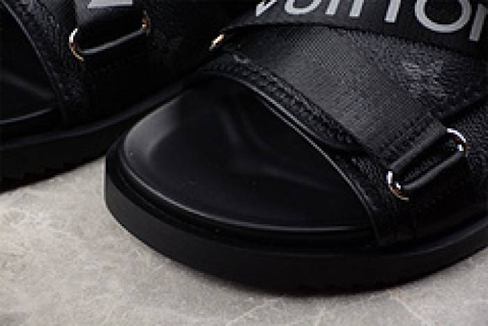 Loui Vuitto SLIPPERS