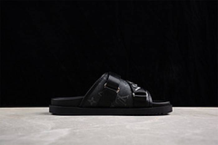 Loui Vuitto SLIPPERS