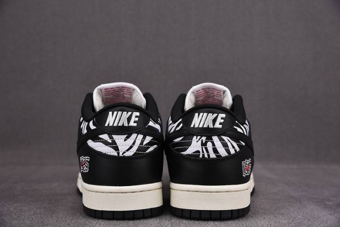 Quartersnacks x Nike SB Dunk Low Zebra DM3510-001