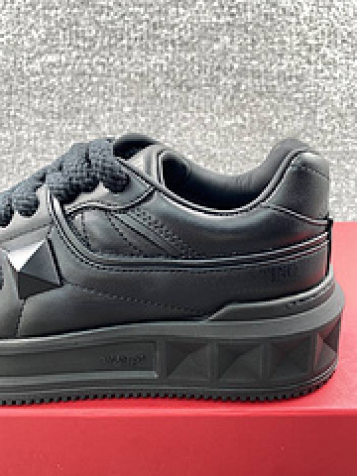 VALE·NTI·NO· Sneakers VS018